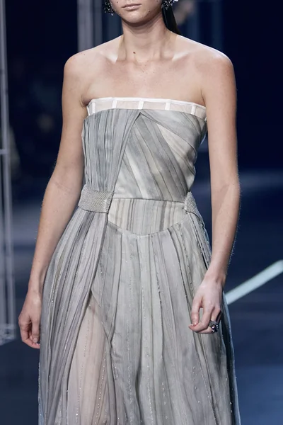 Look 11